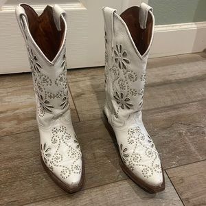 Women’s cow girl boots